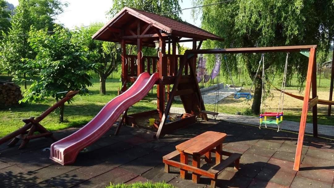 Holiday Vendeghaz Es Szabadidokert Jardanhaza 외부 사진